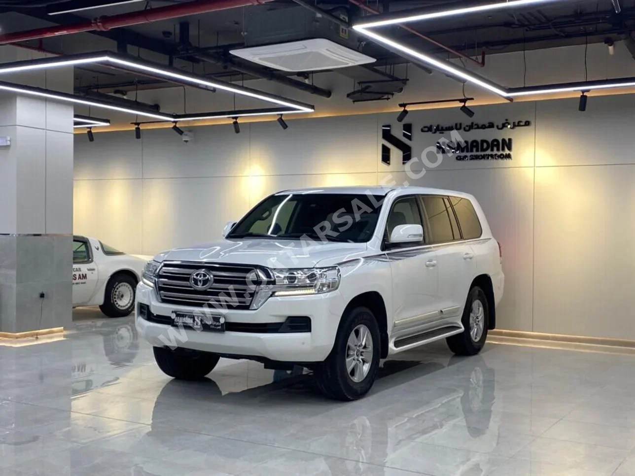 Toyota  Land Cruiser  GXR  2019  Automatic  279,000 Km  6 Cylinder  Four Wheel Drive (4WD)  SUV  White