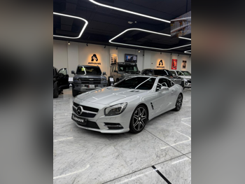 Mercedes-Benz  SL  500  2016  Automatic  37,000 Km  8 Cylinder  Rear Wheel Drive (RWD)  Coupe / Sport  Silver