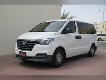 هيونداي  فان اتش وان  2019  اوتوماتيك  25,000 كم  4 سلندر  دفع خلفي  فان \ باص  أبيض