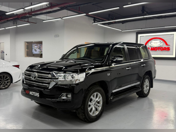 Toyota  Land Cruiser  VXR  2018  Automatic  290,000 Km  8 Cylinder  Four Wheel Drive (4WD)  SUV  Black
