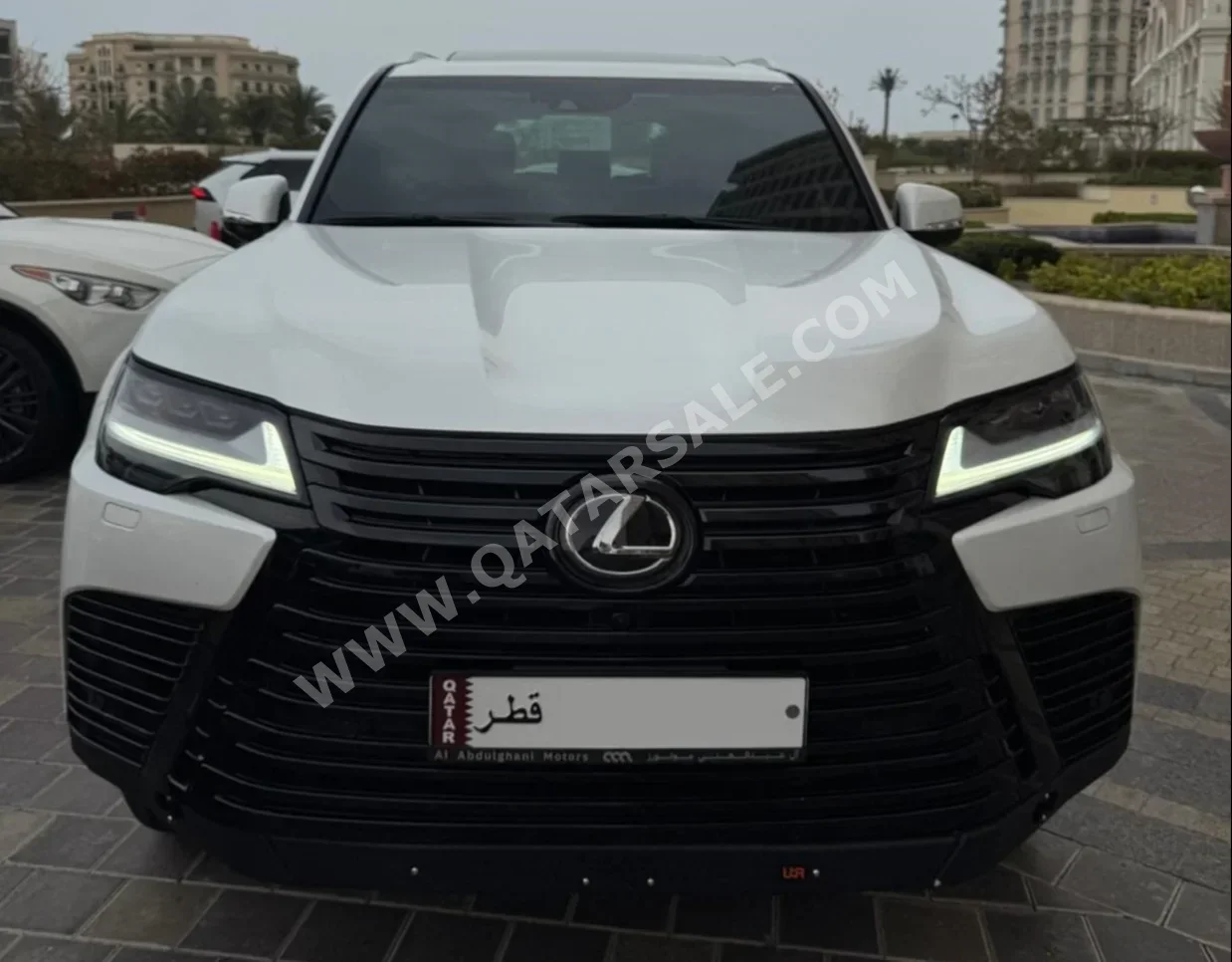 Lexus  LX  600 Luxury  2024  Automatic  28,500 Km  6 Cylinder  Four Wheel Drive (4WD)  SUV  White  With Warranty