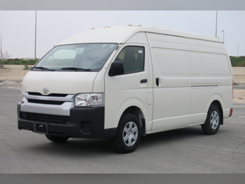تويوتا  هايس  2016  عادي  2,800 كم  4 سلندر  دفع خلفي  فان \ باص  أبيض