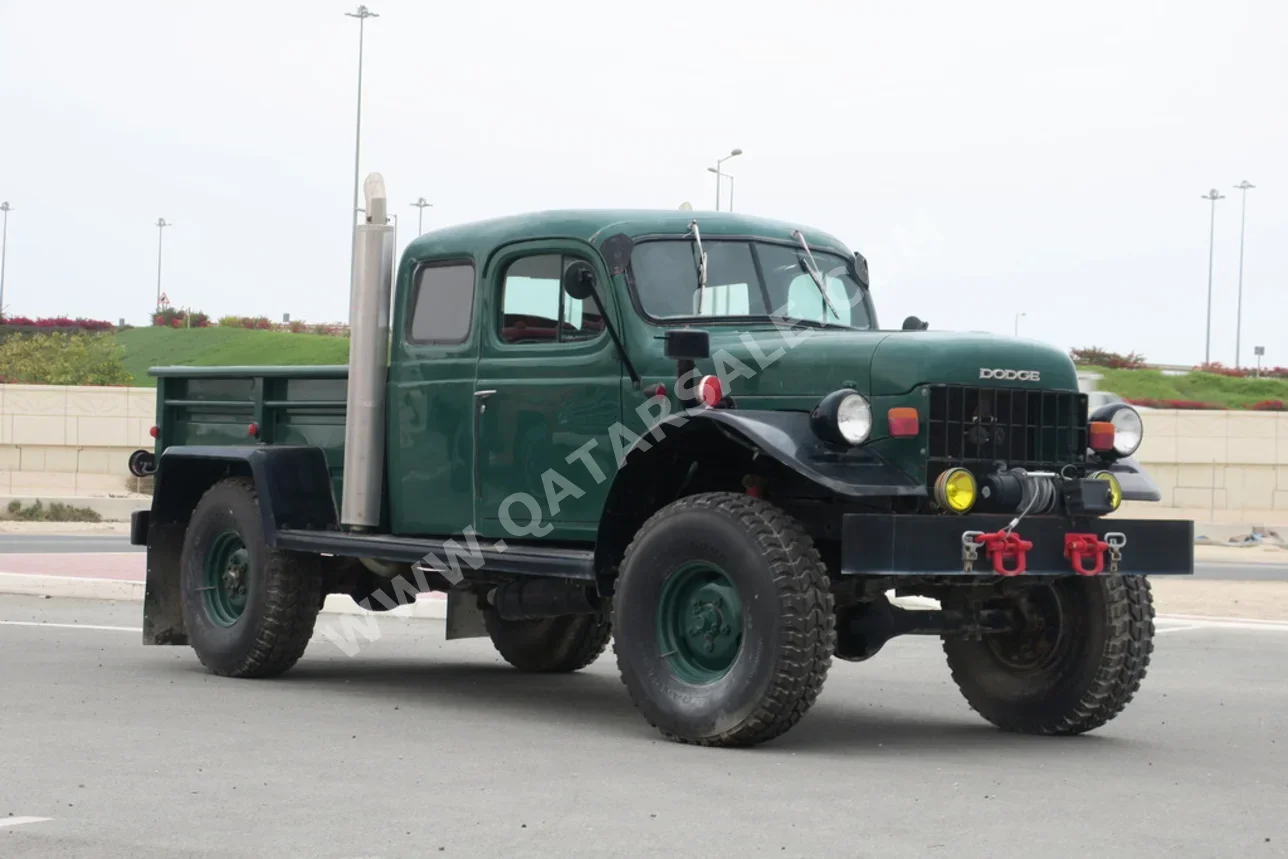 Dodge  Power Wagon  1952  Manual  47,000 Km  6 Cylinder  Rear Wheel Drive (RWD)  Classic  Green