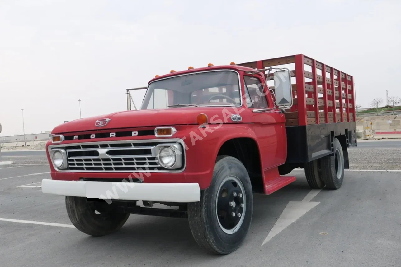 فورد  بيكب  1966  عادي  31,000 كم  8 سلندر  دفع خلفي  كلاسك  أحمر