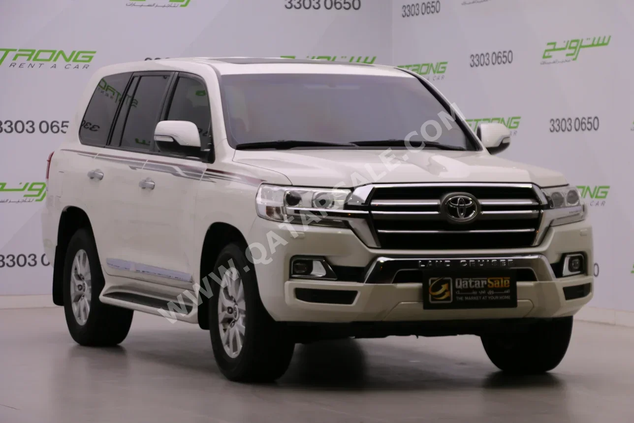تويوتا  لاند كروزر  جي اكس ار  2020  اوتوماتيك  187,500 كم  8 سلندر  دفع رباعي  اس يو في  أبيض