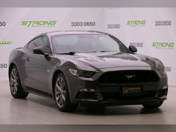 فورد  موستانغ  جي تي  2015  عادي  177,000 كم  8 سلندر  دفع خلفي  كوبيه \ سبورت  رمادي