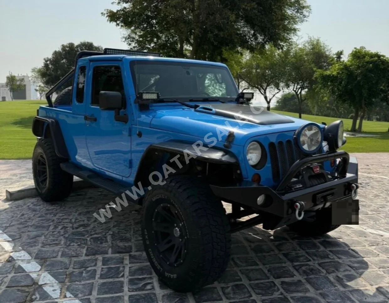 جييب رانجلار صحارى 2013 اوتوماتيك 65,000 كم 6 سلندر دفع رباعي اس يو في ازرق