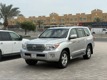 Toyota  Land Cruiser  VXR  2015  Automatic  154,000 Km  8 Cylinder  Four Wheel Drive (4WD)  SUV  Silver