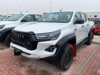 تويوتا  هاي لوكس  جي ار سبورت  2025  اوتوماتيك  0 كم  6 سلندر  دفع رباعي  بيكب  أبيض  تحت الضمان