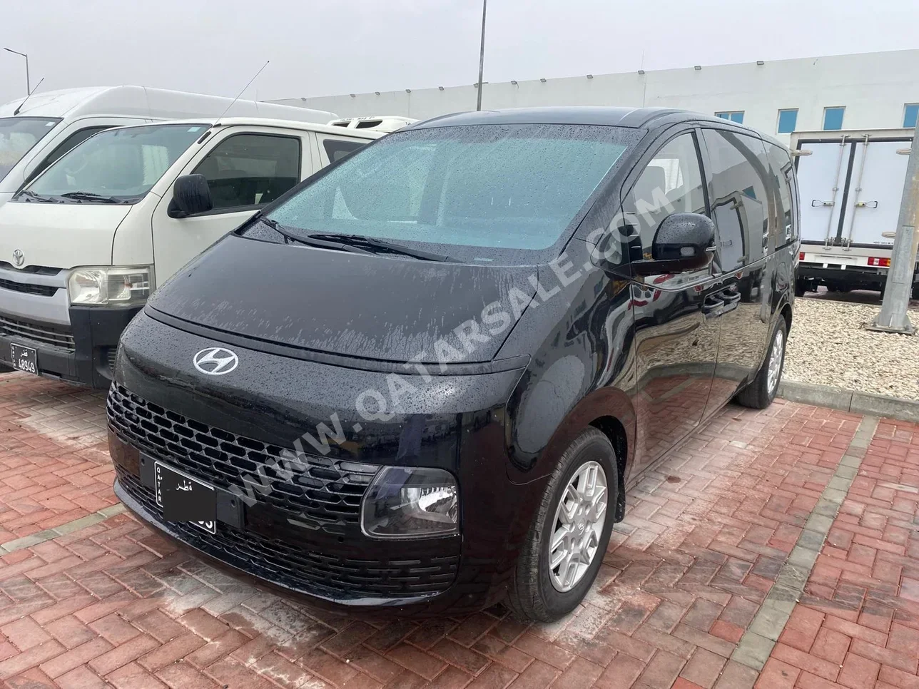 هيونداي ستاريا 2023 اوتوماتيك 50,000 كم 6 سلندر سحب امامي فان \ باص أسود