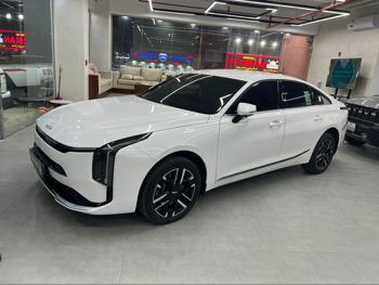 كيا  كي 8  2026  اوتوماتيك  2,700 كم  6 سلندر  سحب امامي  سيدان  أبيض  تحت الضمان