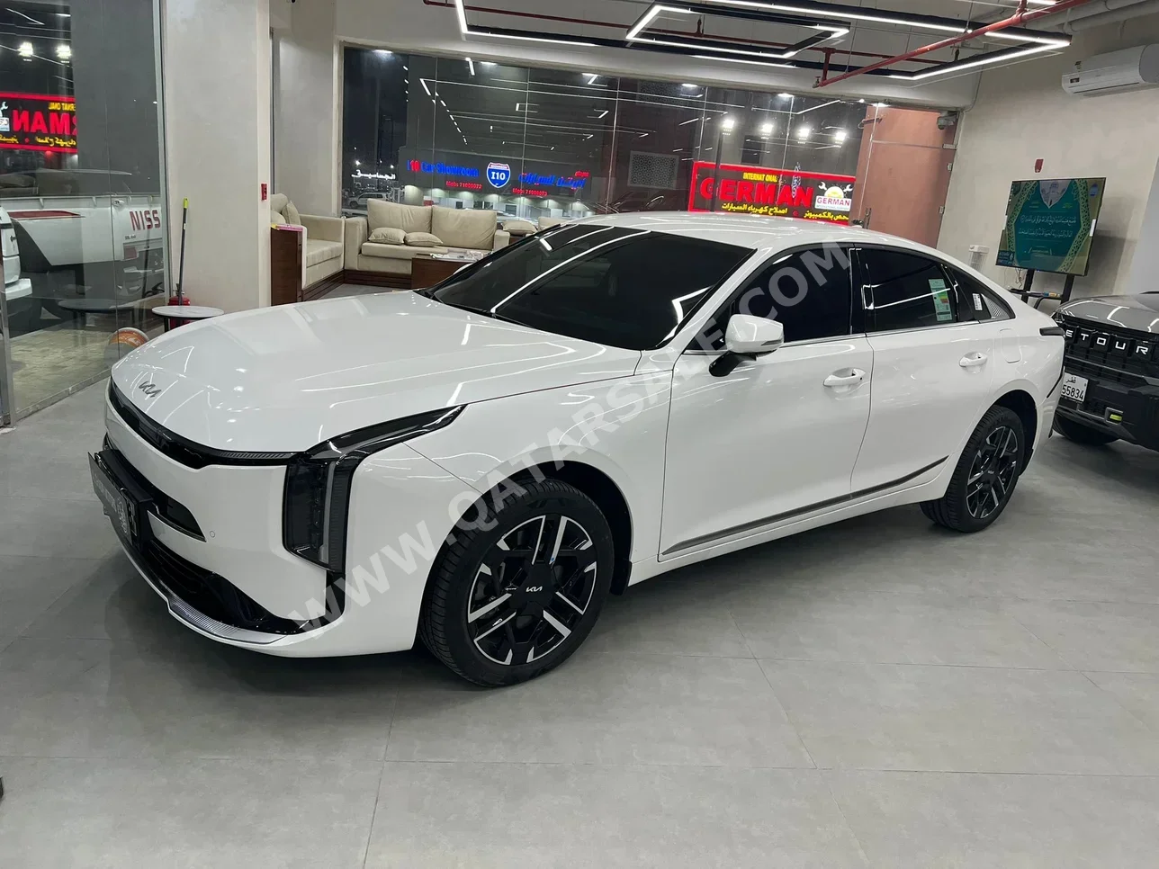 Kia  K8  2026  Automatic  2,700 Km  6 Cylinder  Front Wheel Drive (FWD)  Sedan  White  With Warranty