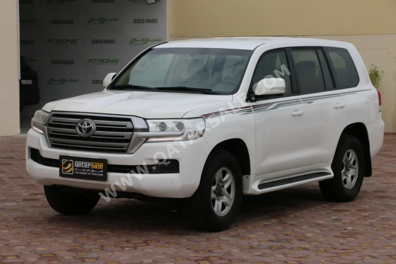 تويوتا  لاند كروزر  جي اكس ار  2020  اوتوماتيك  265,000 كم  6 سلندر  دفع رباعي  اس يو في  أبيض