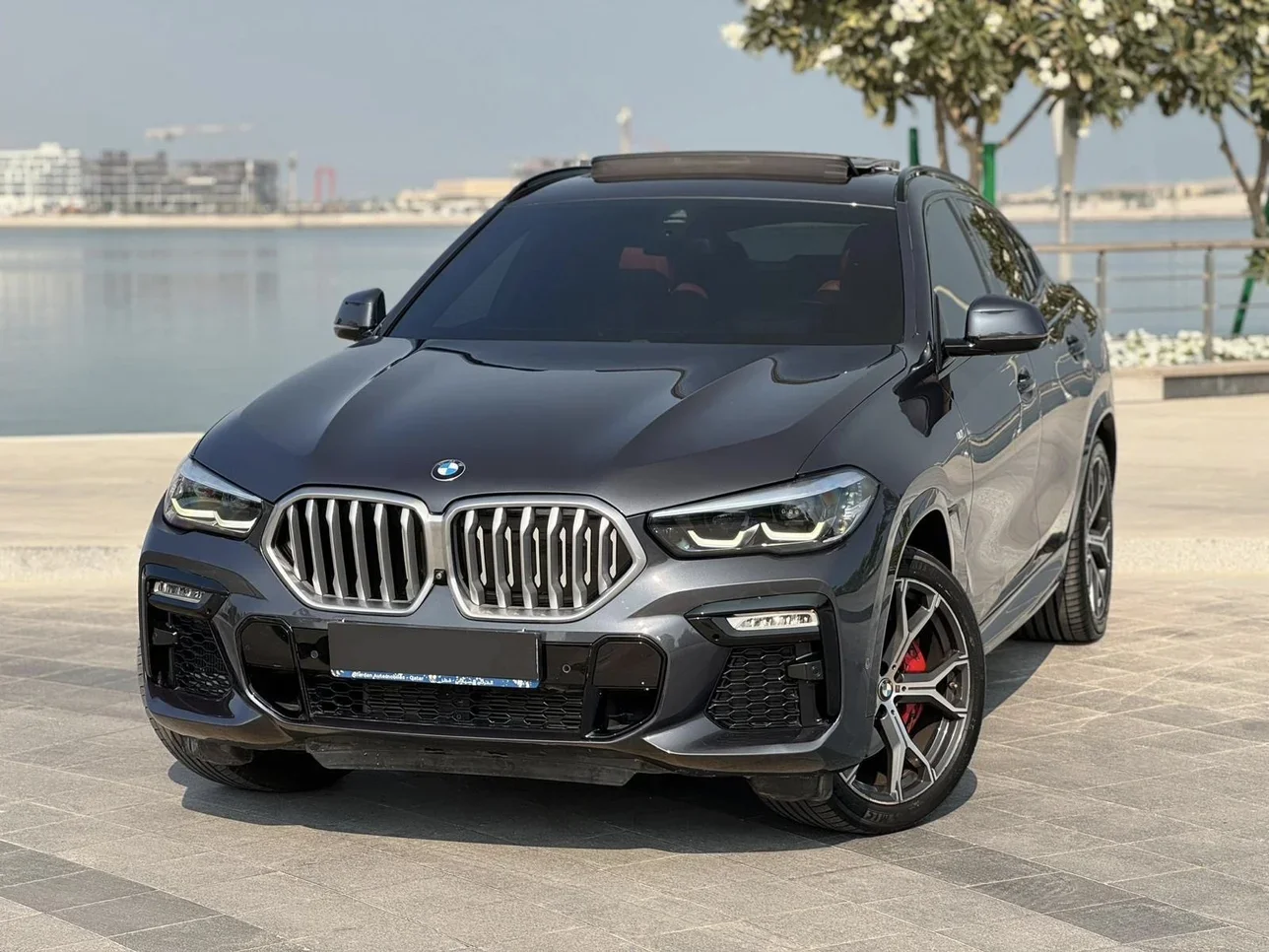 بي ام دبليو  الفئة - اكس  اكس 6  2022  اوتوماتيك  100,000 كم  6 سلندر  دفع رباعي  اس يو في  رمادي  تحت الضمان