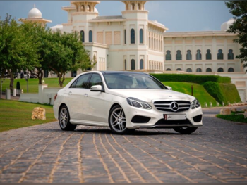 مرسيدس - بنز  اي - كلاس  300  2014  اوتوماتيك  60,000 كم  6 سلندر  دفع خلفي  سيدان  أبيض