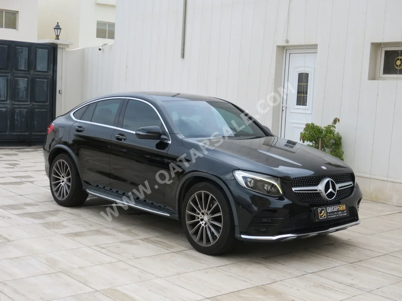 مرسيدس - بنز جي ال سي 250 2017 اوتوماتيك 116,000 كم 4 سلندر دفع كلي مستمر اس يو في أسود