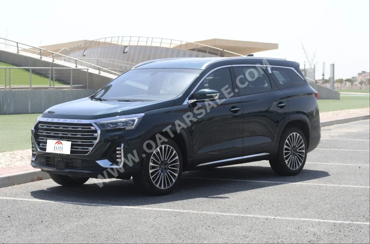 جيتور  اكس90  بلس  2025  اوتوماتيك  21,000 كم  4 سلندر  سحب امامي  اس يو في  أخضر زيتوني  تحت الضمان