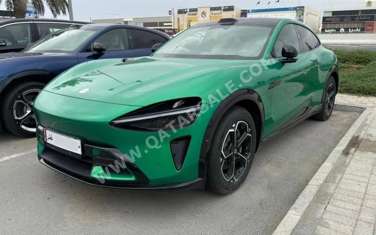 شاومي  واي يو 7  بايس  2025  اوتوماتيك  0 كم  0 سلندر  دفع كلي مستمر  اس يو في  أخضر