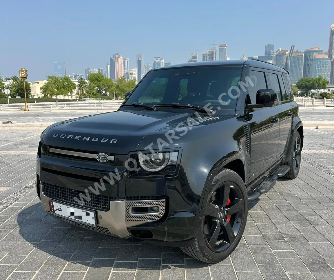 لاند روفر ديفيندر 110 اكس 2023 اوتوماتيك 62,000 كم 6 سلندر دفع رباعي اس يو في أسود تحت الضمان