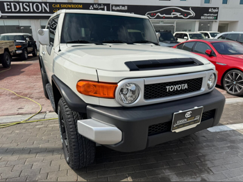 Toyota  FJ Cruiser  TRD  2022  Automatic  83,000 Km  6 Cylinder  Four Wheel Drive (4WD)  SUV  White