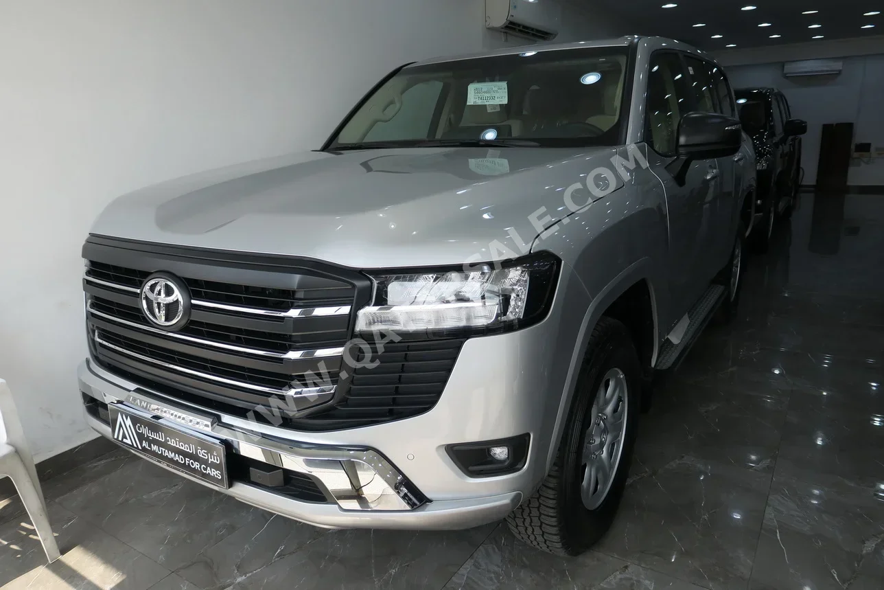 تويوتا  لاند كروزر  جي اكس  2026  اوتوماتيك  0 كم  6 سلندر  دفع رباعي  اس يو في  فضي  تحت الضمان