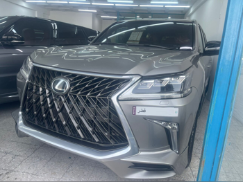 Lexus  LX  570 S  2016  Automatic  165,000 Km  8 Cylinder  Four Wheel Drive (4WD)  SUV  Gray