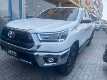 Toyota  Hilux  2025  Automatic  168 Km  4 Cylinder  Four Wheel Drive (4WD)  Pick Up  White