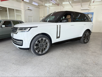 لاند روفر  رنج روفر  اتش اس اي  2023  اوتوماتيك  22,000 كم  6 سلندر  دفع رباعي  اس يو في  أبيض  تحت الضمان