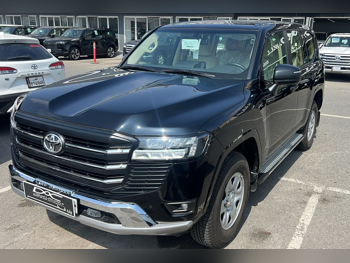 تويوتا  لاند كروزر  جي اكس  2025  اوتوماتيك  12,000 كم  6 سلندر  دفع رباعي  اس يو في  أسود  تحت الضمان