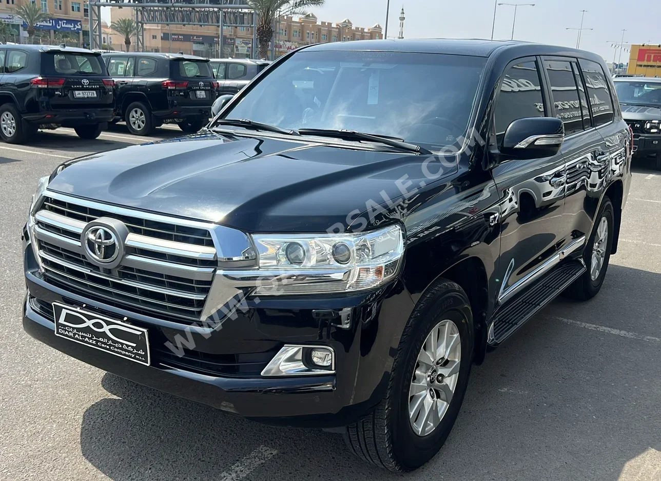تويوتا  لاند كروزر  في اكس ار  2018  اوتوماتيك  271,000 كم  8 سلندر  دفع رباعي  اس يو في  أسود
