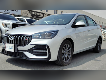 شيري  أريزو 5  2026  اوتوماتيك  10,000 كم  4 سلندر  دفع خلفي  سيدان  فضي  تحت الضمان