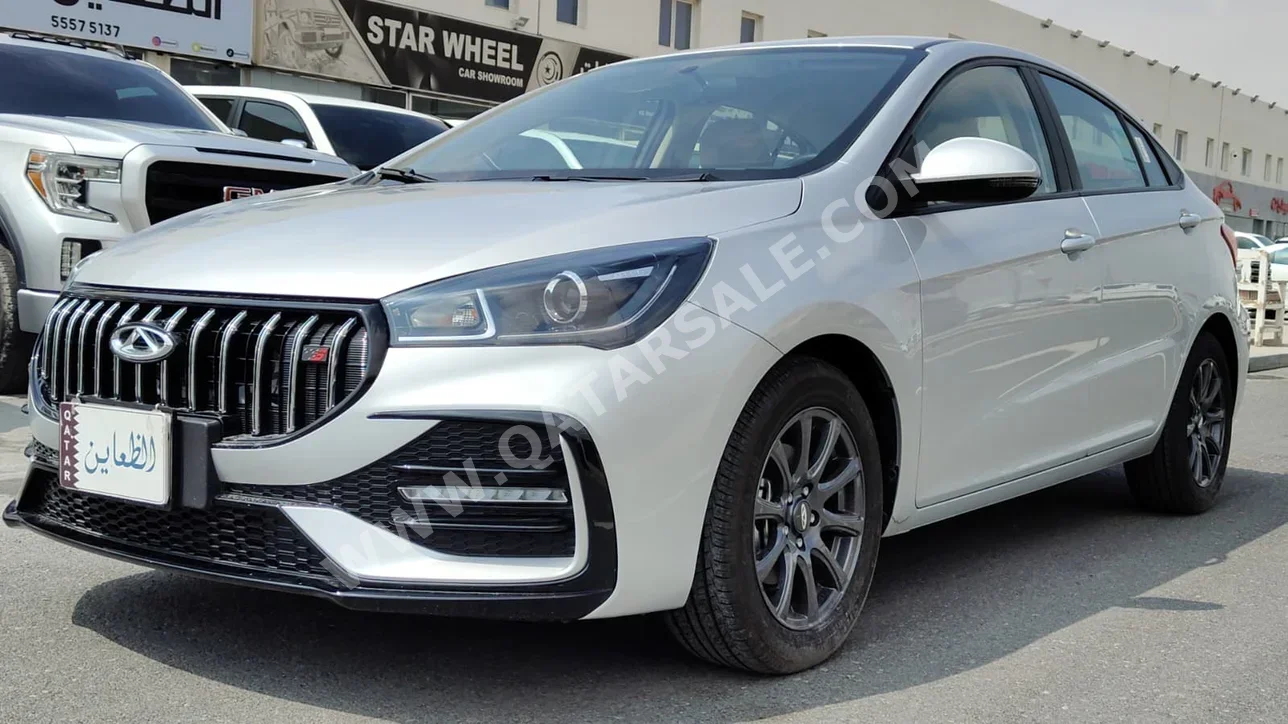 شيري  أريزو 5  2026  اوتوماتيك  10,000 كم  4 سلندر  دفع خلفي  سيدان  فضي  تحت الضمان