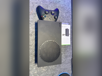 اجهزة العاب الفديو - مايكروسوفت  - اكس بوكس  سيرسز اس  - 1 تيرابايت  -تشمل أجهز تحكم: 1