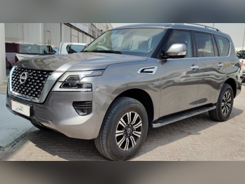 نيسان  باترول  اس اي  2023  اوتوماتيك  26,000 كم  6 سلندر  دفع رباعي  اس يو في  رمادي  تحت الضمان