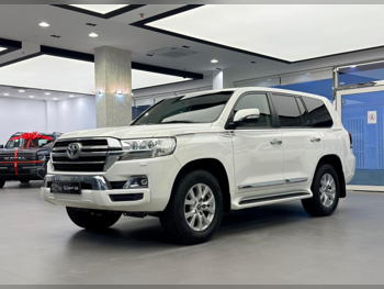 تويوتا  لاند كروزر  جي اكس ار  2019  اوتوماتيك  181,000 كم  8 سلندر  دفع رباعي  اس يو في  أبيض