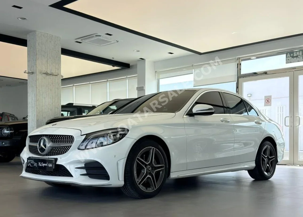 مرسيدس - بنز  سي - كلاس  200  2020  اوتوماتيك  70,000 كم  4 سلندر  دفع خلفي  سيدان  أبيض
