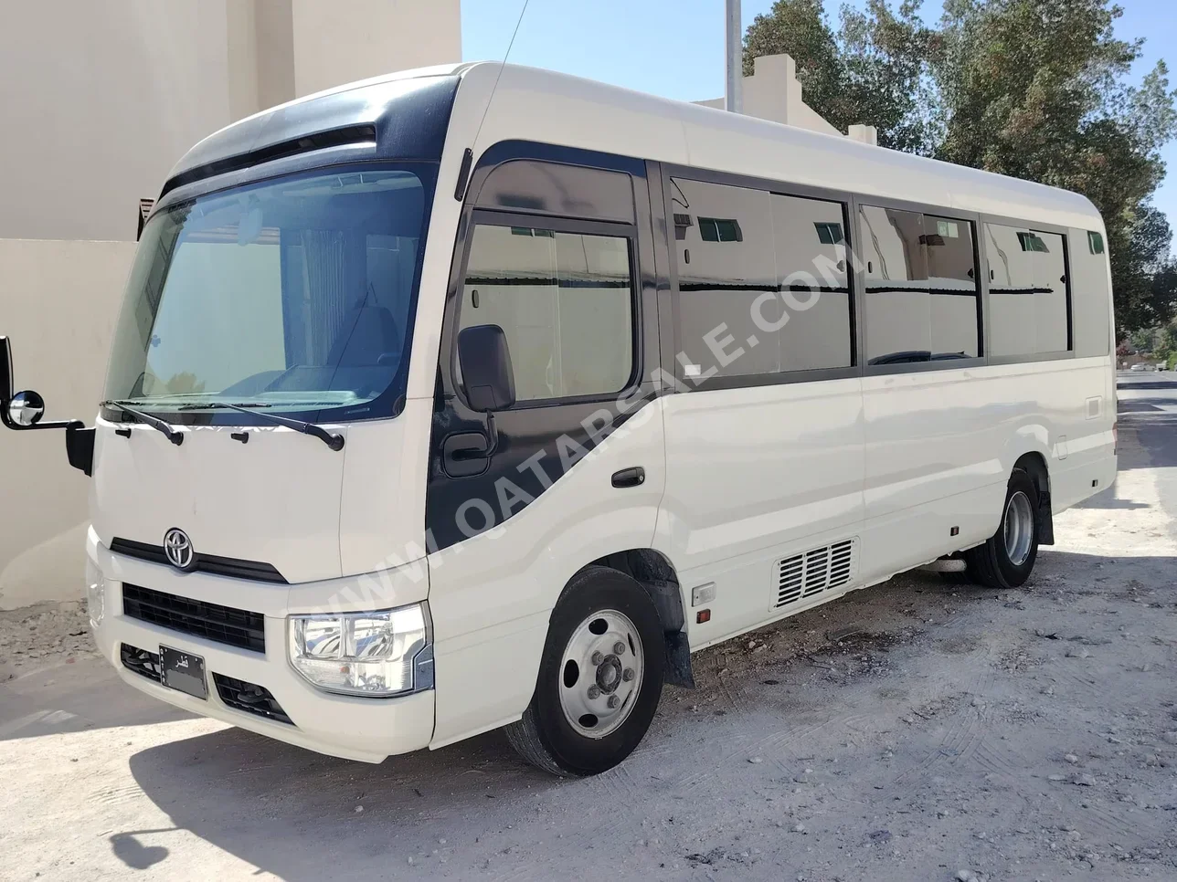 تويوتا  كوستر  2022  عادي  158,000 كم  4 سلندر  سحب امامي  فان \ باص  أبيض