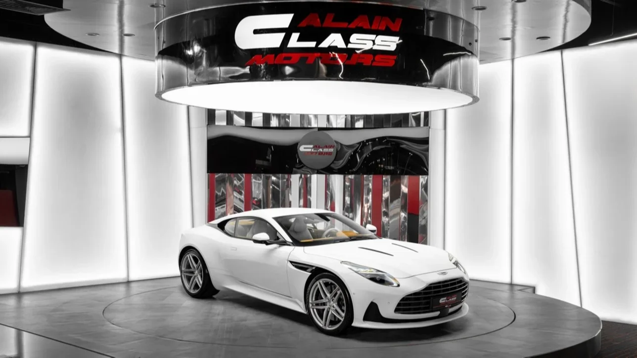 أستون مارتن  دي بي  12  2025  اوتوماتيك  975 كم  8 سلندر  دفع خلفي  كوبيه \ سبورت  أبيض