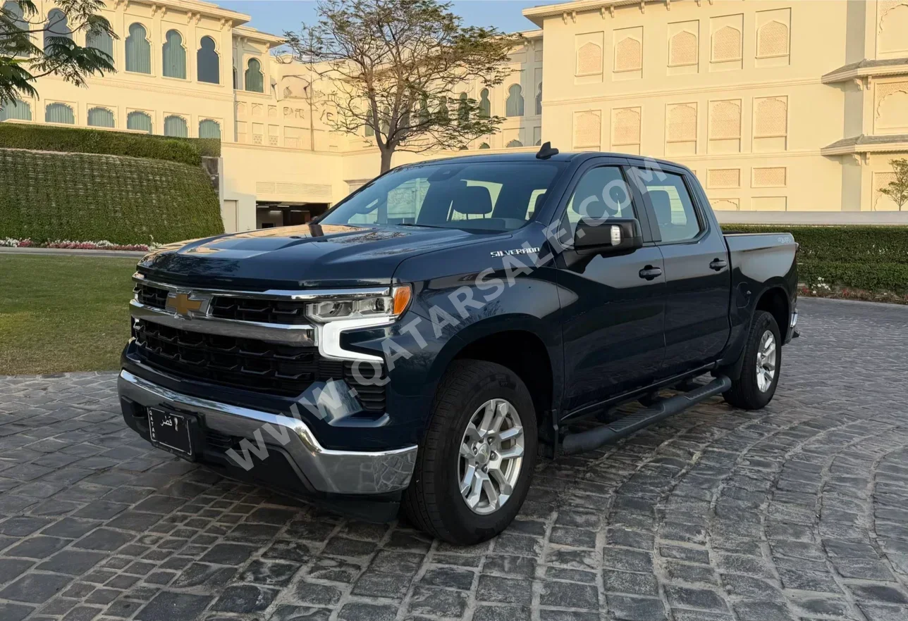 Chevrolet  Silverado  RST  2022  Automatic  135,000 Km  8 Cylinder  Four Wheel Drive (4WD)  Pick Up  Blue