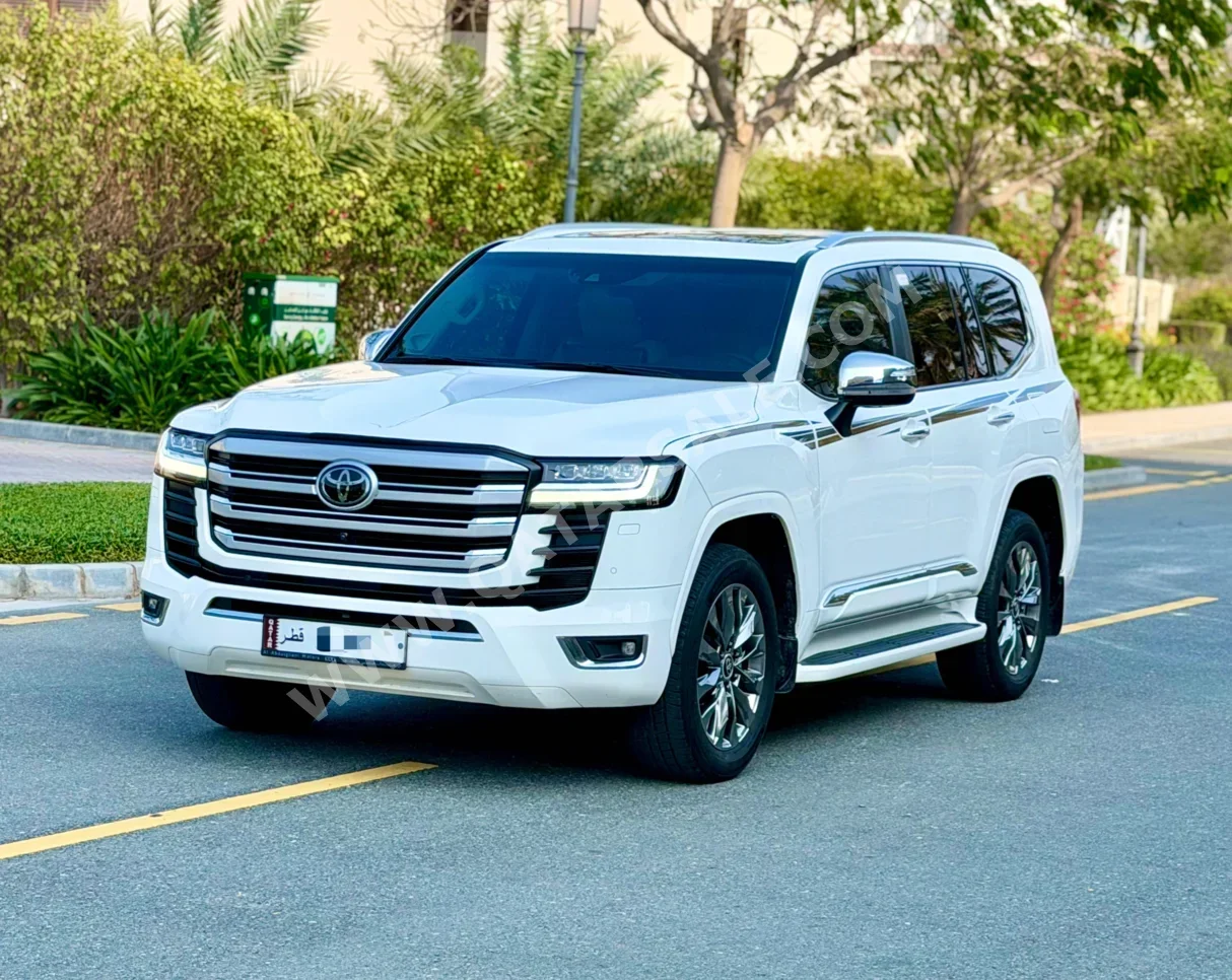 تويوتا  لاند كروزر  في اكس ار توين توربو  2024  اوتوماتيك  62,000 كم  6 سلندر  دفع رباعي  اس يو في  أبيض  تحت الضمان