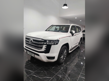 تويوتا  لاند كروزر  جي اكس ار  2026  اوتوماتيك  0 كم  6 سلندر  دفع رباعي  اس يو في  أبيض  تحت الضمان