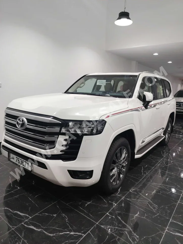تويوتا  لاند كروزر  جي اكس ار  2026  اوتوماتيك  0 كم  6 سلندر  دفع رباعي  اس يو في  أبيض  تحت الضمان