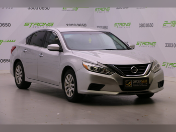 نيسان  ألتيما  2.5 اس  2017  اوتوماتيك  181,000 كم  4 سلندر  سحب امامي  سيدان  فضي