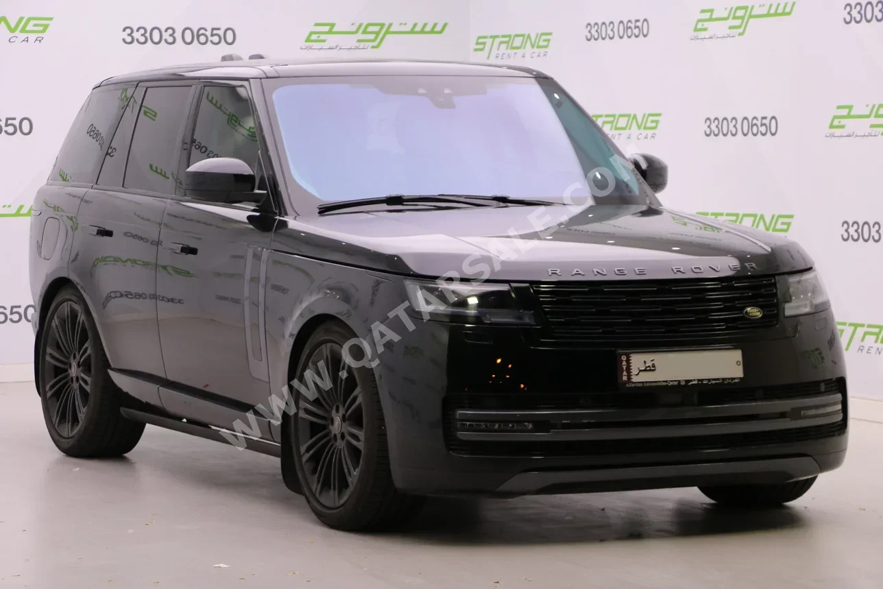Land Rover  Range Rover  Vogue  2022  Automatic  107,000 Km  8 Cylinder  Four Wheel Drive (4WD)  SUV  Black