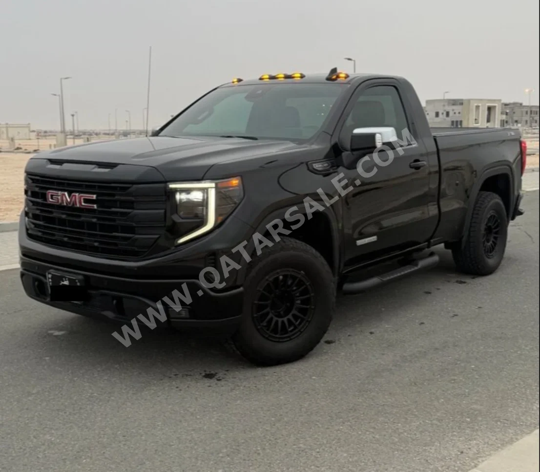 جي ام سي سييرا 1500 2024 اوتوماتيك 22,000 كم 8 سلندر دفع رباعي بيكب أسود تحت الضمان