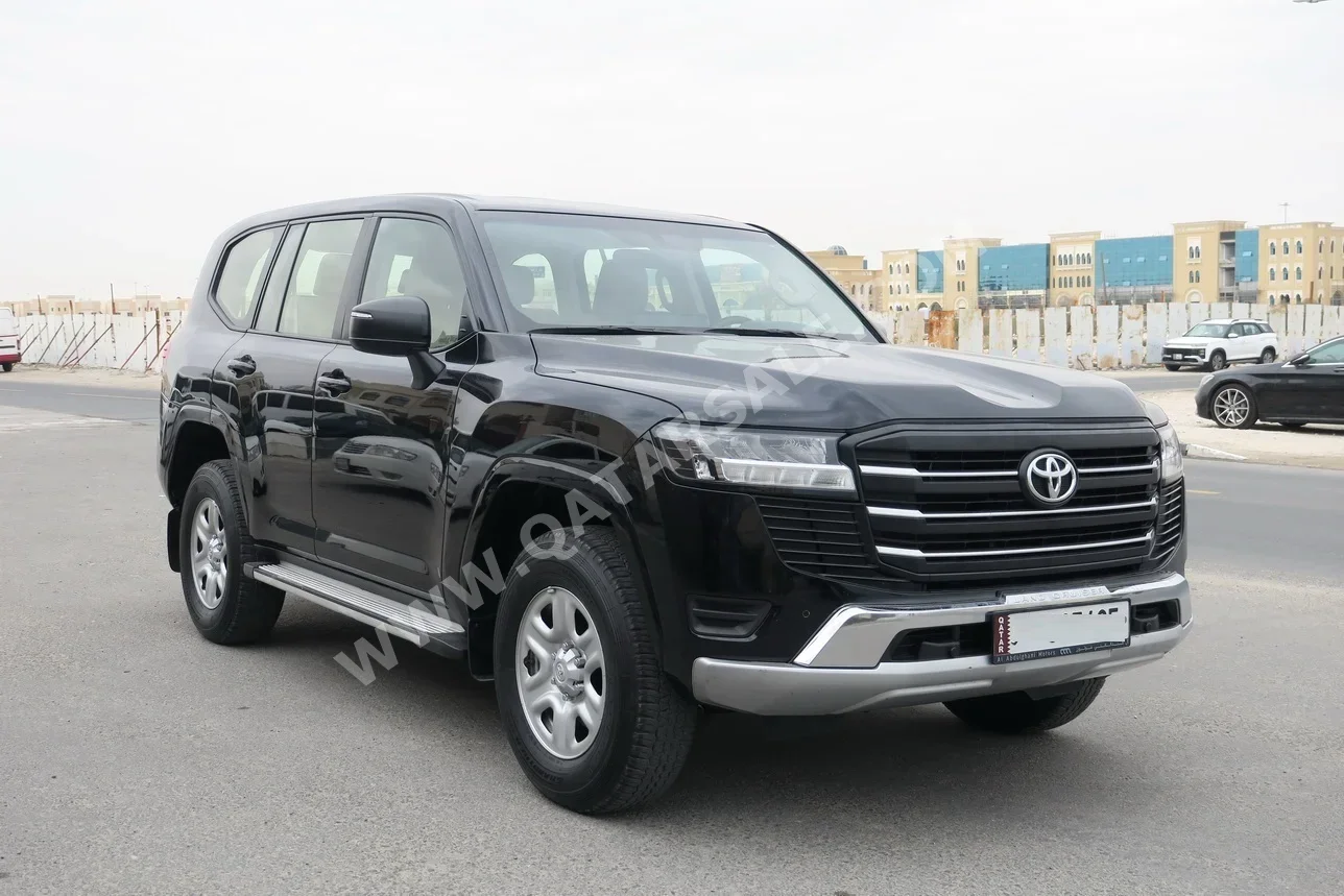 تويوتا  لاند كروزر  جي اكس  2024  اوتوماتيك  84,000 كم  6 سلندر  دفع رباعي  اس يو في  أسود  تحت الضمان