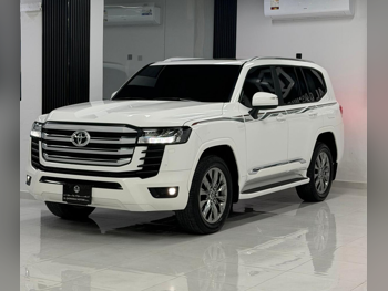 Toyota  Land Cruiser  GXR Twin Turbo  2024  Automatic  89,000 Km  6 Cylinder  Four Wheel Drive (4WD)  SUV  White  With Warranty