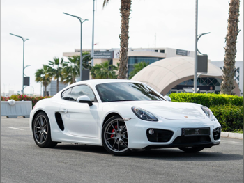 بورش  كايمان  2015  اوتوماتيك  105,000 كم  6 سلندر  دفع خلفي  كوبيه \ سبورت  أبيض