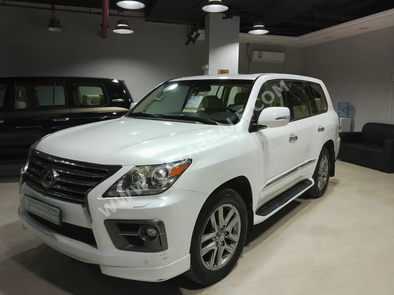 لكزس  ال اكس  570 اس  2014  اوتوماتيك  270,000 كم  8 سلندر  دفع رباعي  اس يو في  أبيض