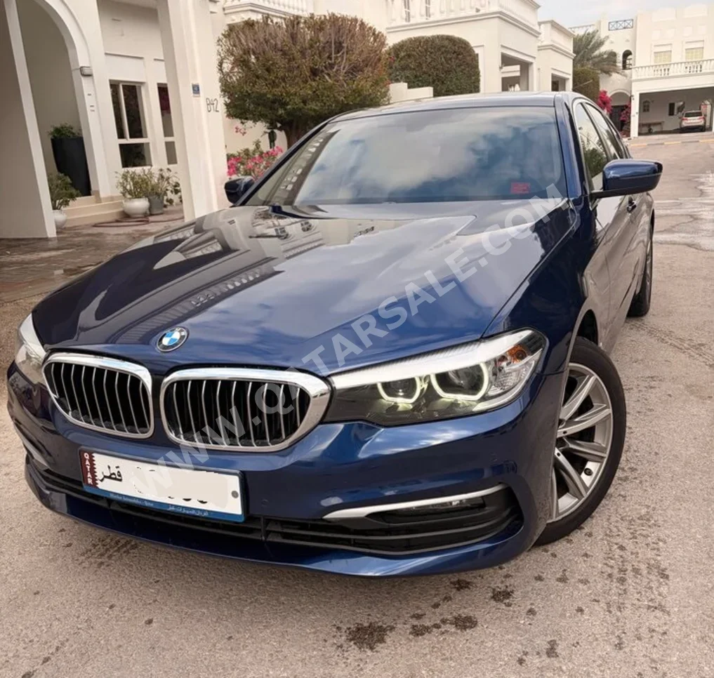 بي ام دبليو الفئة - الخامسة 520i 2020 اوتوماتيك 79,000 كم 4 سلندر دفع خلفي سيدان ازرق